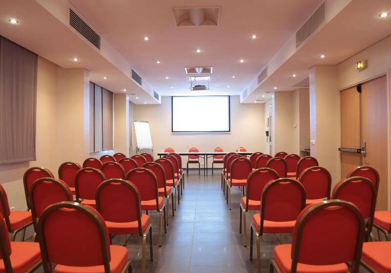 هتل Ibis Styles Abidjan Plateau