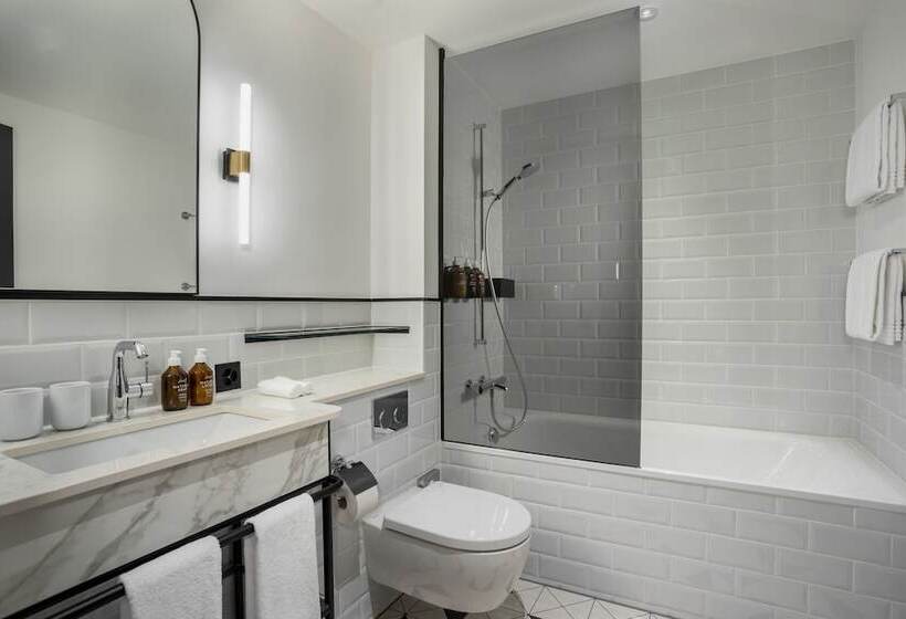 Neues Schloss Privat Hotel Zurich, Autograph Collection