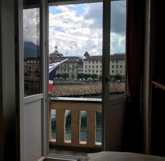Szálloda Pickwick And Pub The Room With A View
