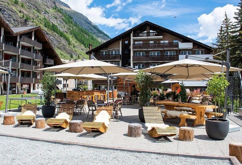 هتل Schweizerhof Zermatt   A Small Luxury