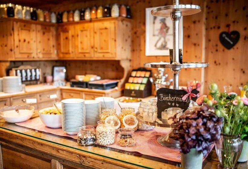 ホテル Waldhaus Am See