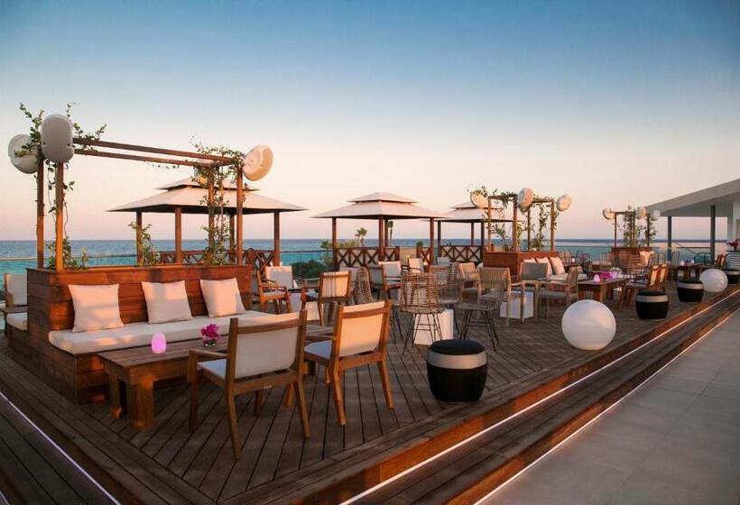 هتل Asterias Beach