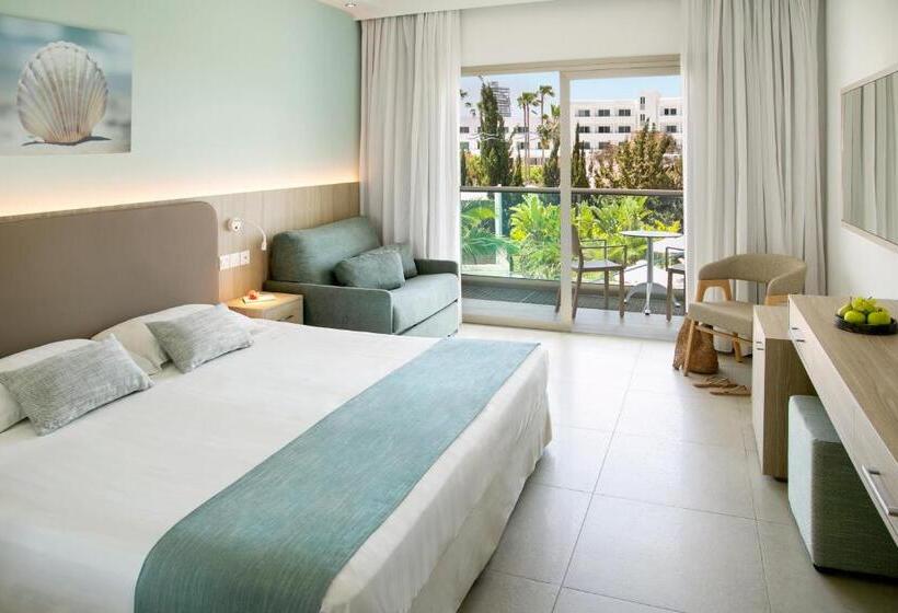 هتل Asterias Beach