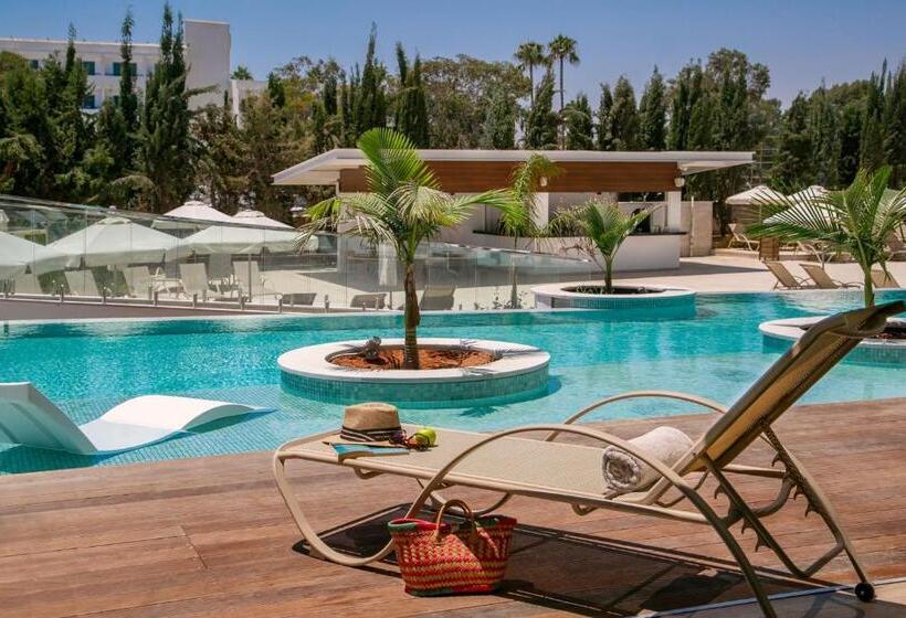 هتل Asterias Beach