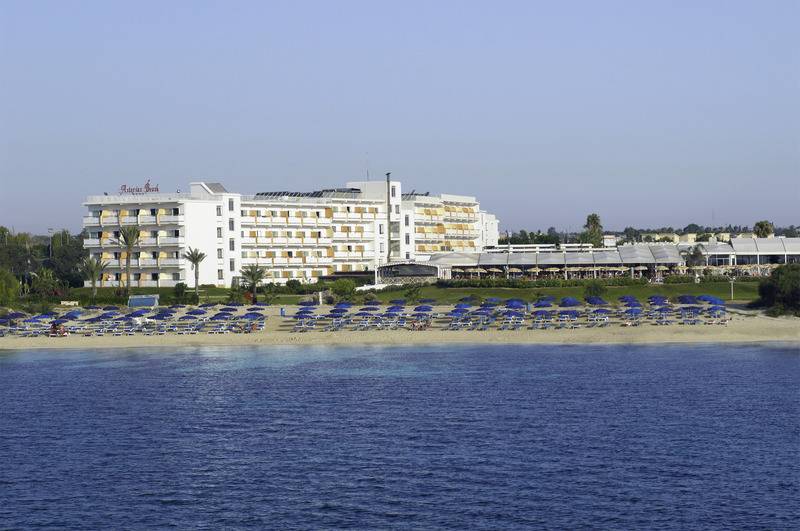 هتل Asterias Beach