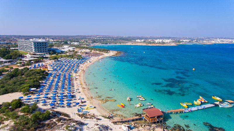 هتل Asterias Beach