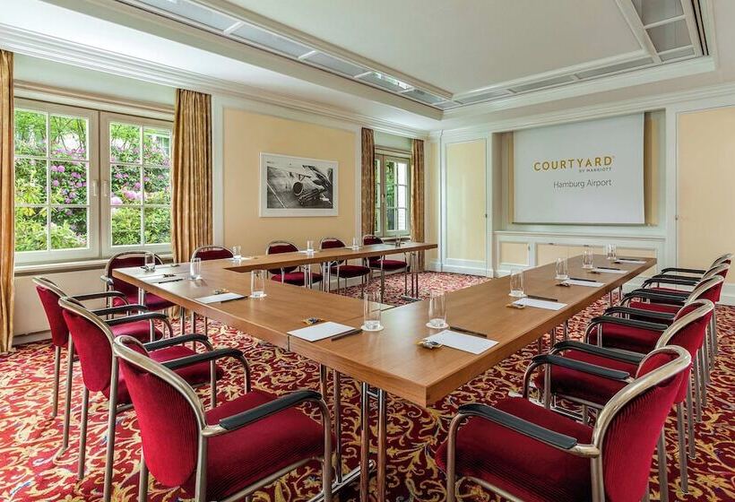 هتل Courtyard By Marriott Hamburg Airport