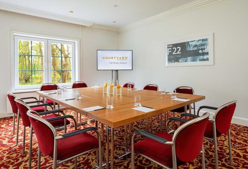 هتل Courtyard By Marriott Hamburg Airport