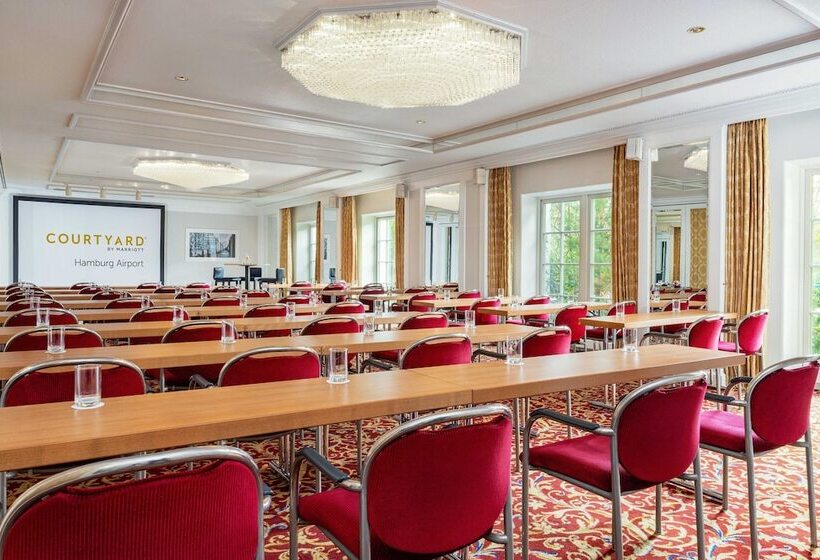 هتل Courtyard By Marriott Hamburg Airport
