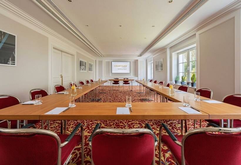 هتل Courtyard By Marriott Hamburg Airport