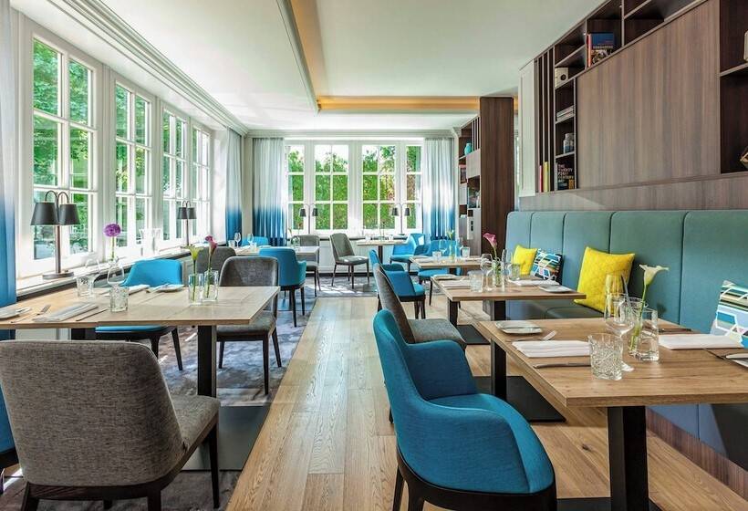 هتل Courtyard By Marriott Hamburg Airport