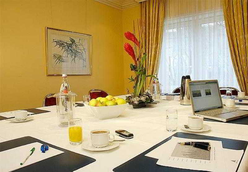 هتل Courtyard By Marriott Hamburg Airport