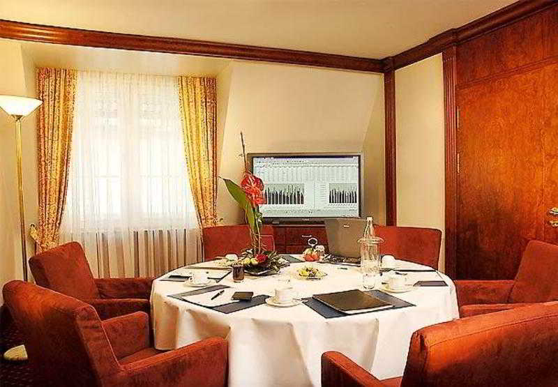 هتل Courtyard By Marriott Hamburg Airport
