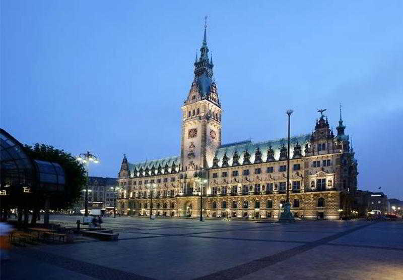 هتل Courtyard By Marriott Hamburg Airport