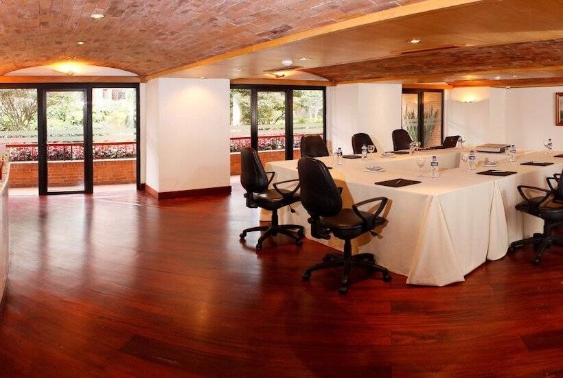 هتل Estelar La Fontana