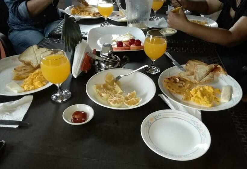 هتل Flemming Tree