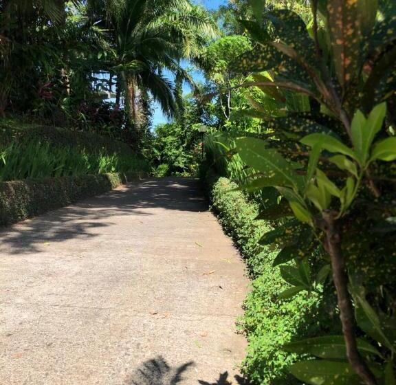 هتل La Mariposa