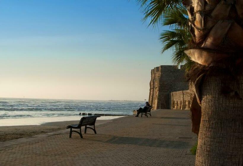 Les Palmiers Beach Boutique Hotel & Luxury Apartments