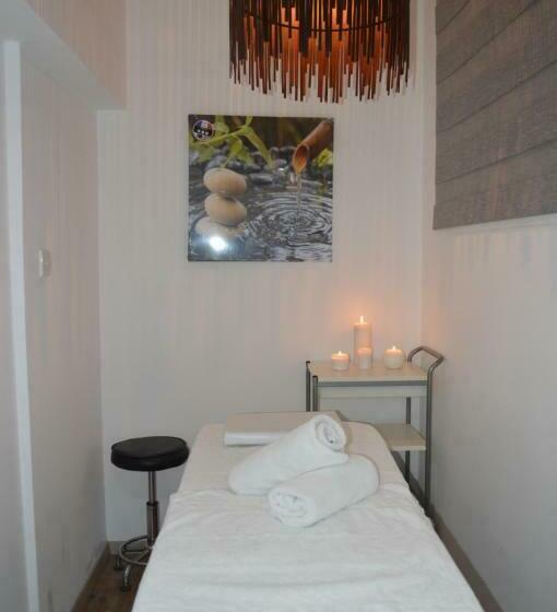 Les Palmiers Beach Boutique Hotel & Luxury Apartments