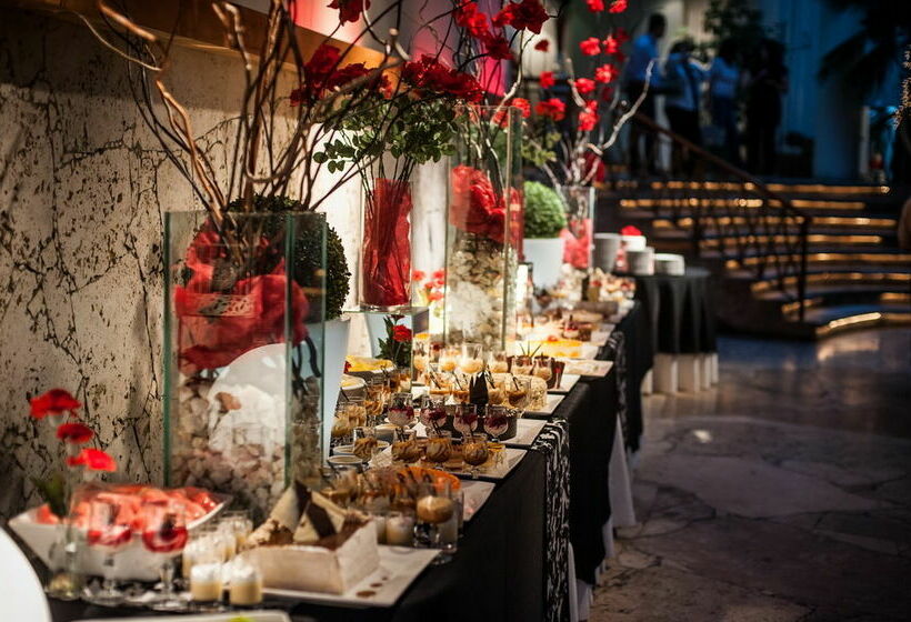 هتل Manquehue Las Condes