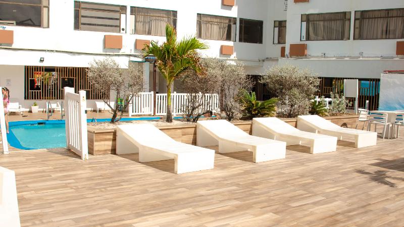 هتل On Vacation Blue Tone