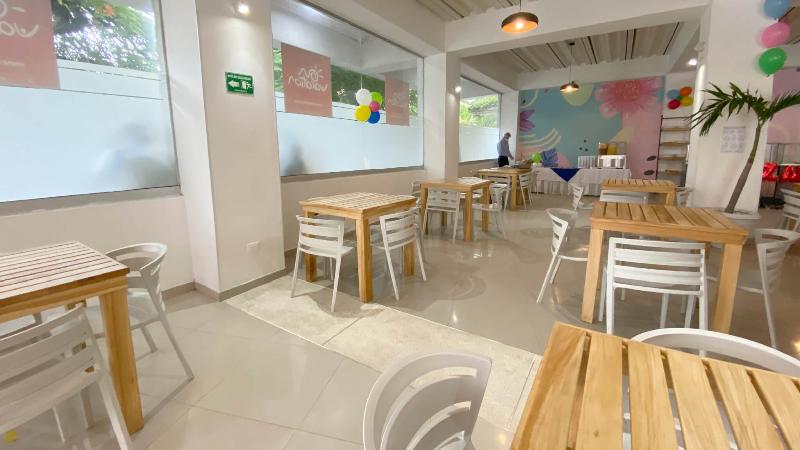 هتل On Vacation Blue Tone