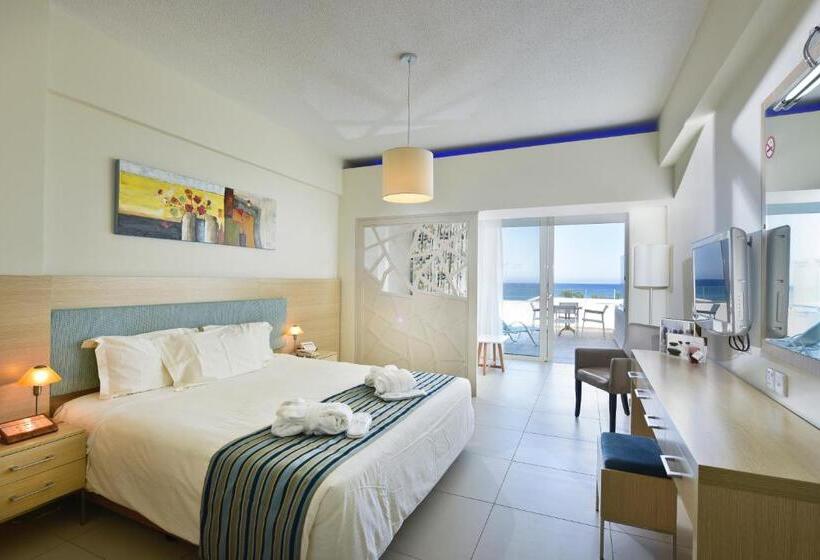 בית מלון כפרי Pernera Beach