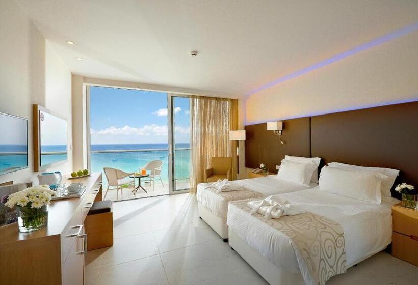 هتل Pernera Beach