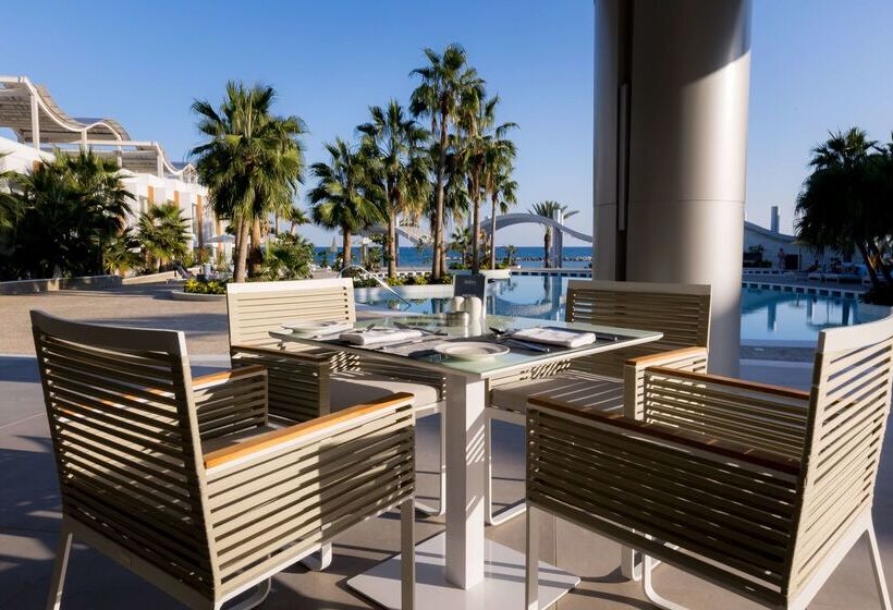 هتل Radisson Beach Resort Larnaca