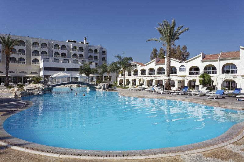هتل Radisson Beach Resort Larnaca