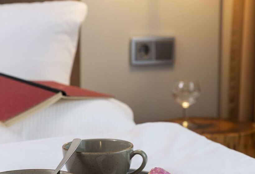 Fotos del hotel Sorat  Berlin:  8