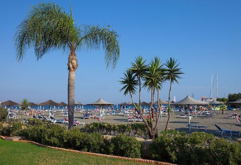 Fotos del hotel St Raphael Resort:  8