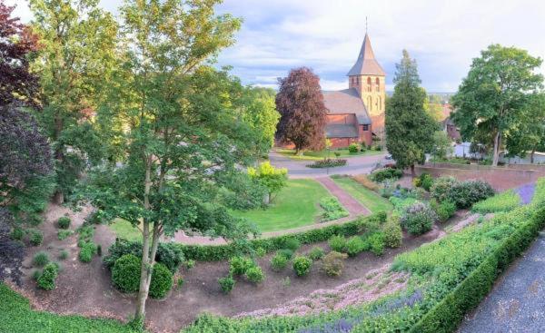 Отель Burg Wassenberg