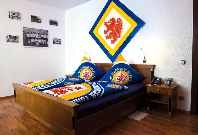 هتل Deutsches Haus