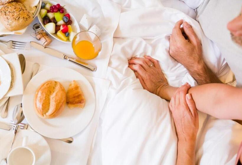 فندق Gräflicher Park Health & Balance Resort