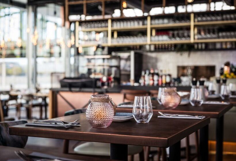 هتل Hyatt Regency Koln