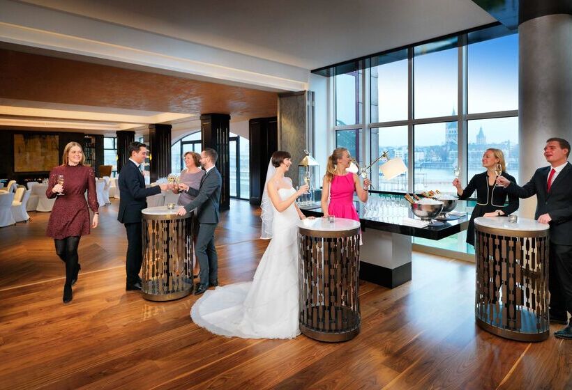 هتل Hyatt Regency Koln