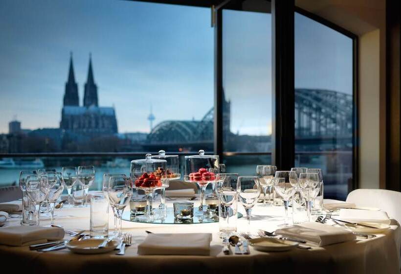 هتل Hyatt Regency Koln