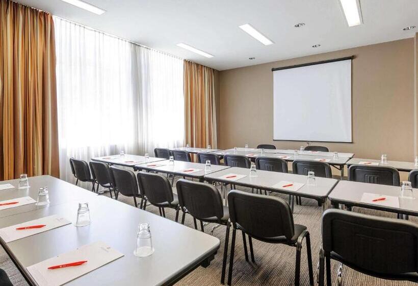 هتل Ibis Augsburg Koenigsplatz