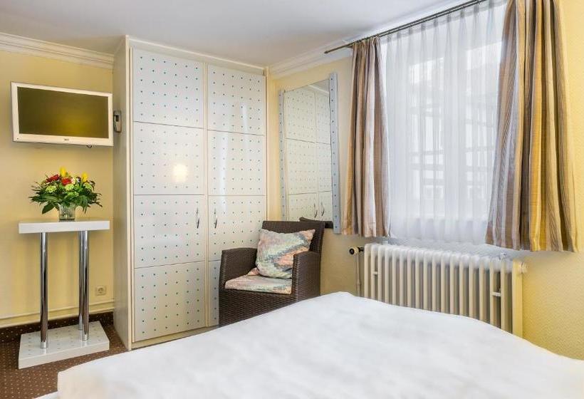 هتل Kaiserworth Goslar