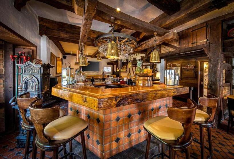 هتل Landhaus Carstens