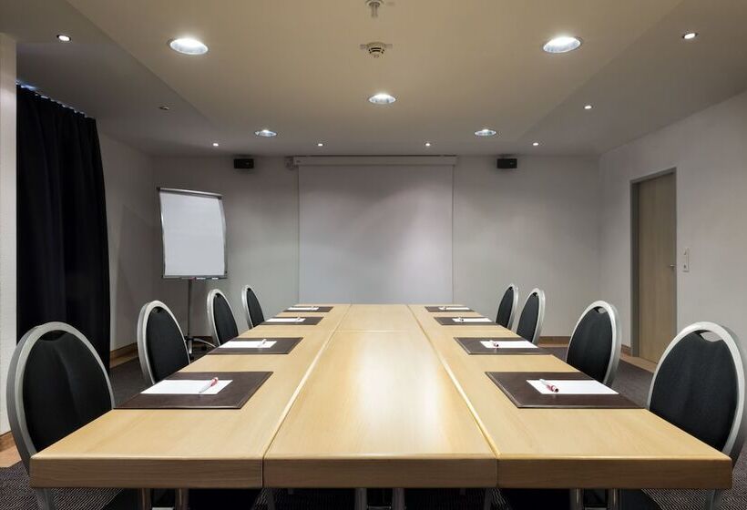 هتل Mercure  Duesseldorf Sued