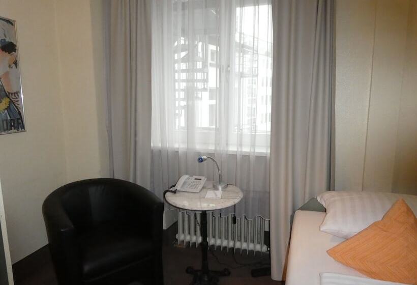 Fotos del hotel Monopol:  6