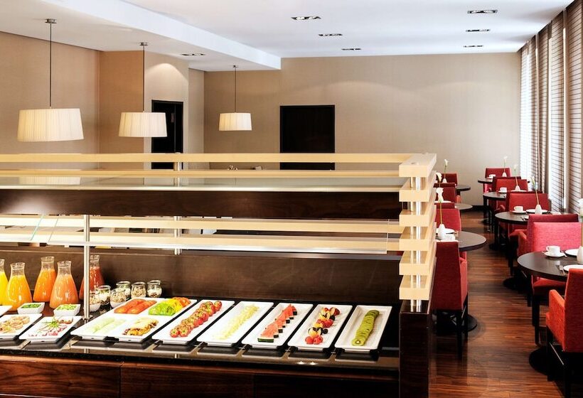 هتل NH Düsseldorf Königsallee