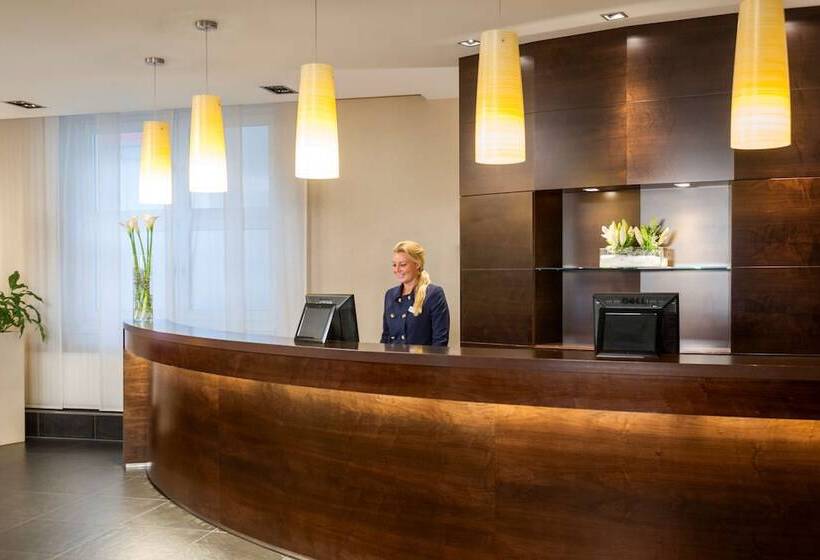 هتل NH Düsseldorf Königsallee