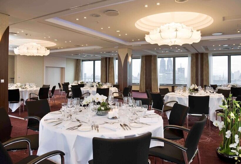 هتل Pullman Cologne