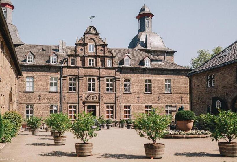 Schlosshotel Hugenpoet