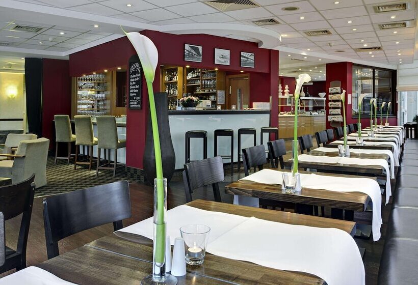 هتل Wyndham Köln