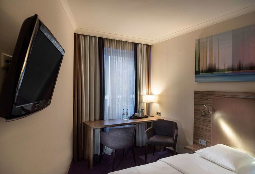 هتل Wyndham Köln