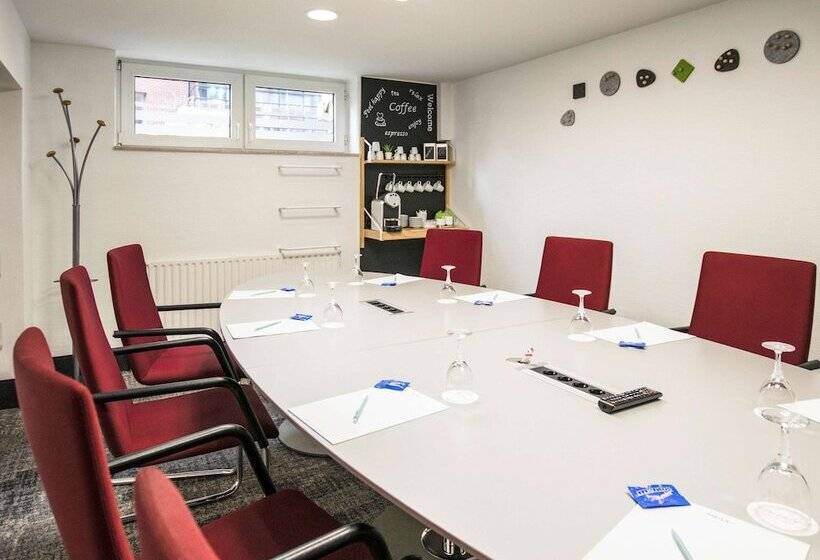 בית מלון כפרי Mercure Residenz Frankfurt Messe